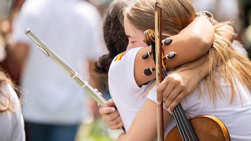 Abrazo músicos